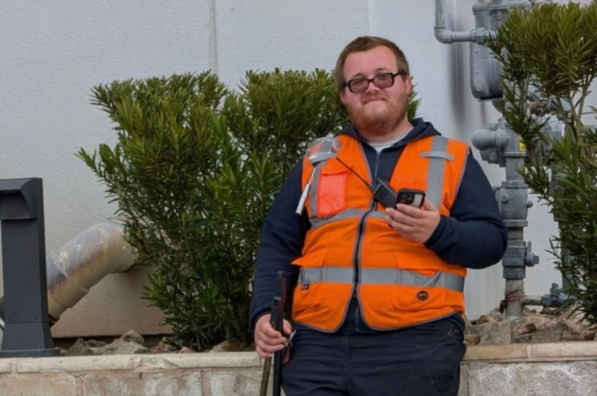 sortudo-azarado:-homem-morre-envenenado-apos-encontrar-cigarro-de-maconha-e-declarar-que-e-seu-‘dia-de-sorte’