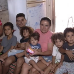 mae-de-dez-filhos-sobrevive-com-bolsa-familia-e-fala-das-dificuldades:-‘cozinhar-na-lenha’