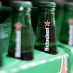 heineken-garante-receita-em-linha-com-o-esperado-no-3otri;-em-amsterda,-acao-sobe-1,5%-–