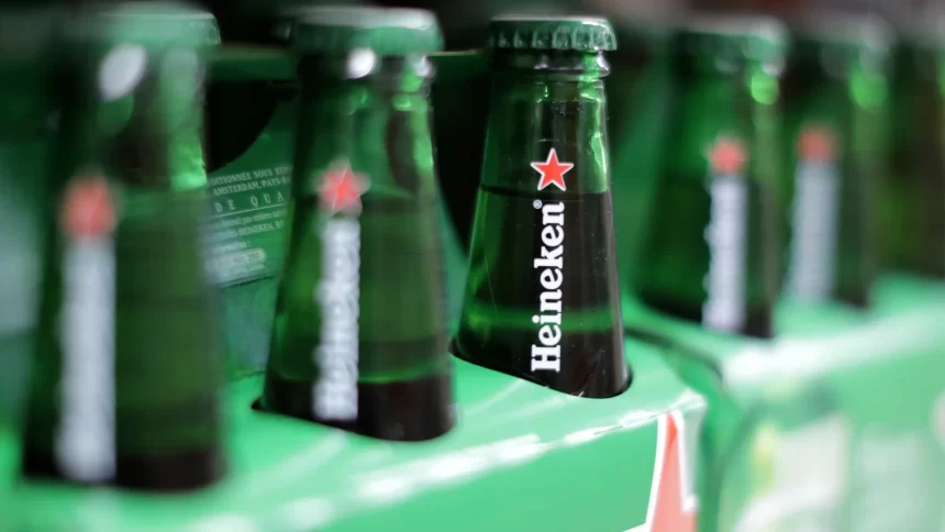 heineken-garante-receita-em-linha-com-o-esperado-no-3otri;-em-amsterda,-acao-sobe-1,5%-–