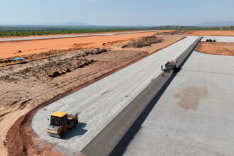 governo-do-tocantins-garante-continuidade-da-obra-do-aerodromo-de-sao-felix,-no-jalapao