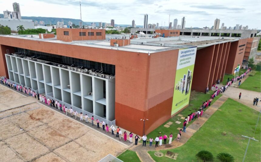 amelio-lidera-acao-do-outubro-rosa-e-destaca-forca-da-conscientizacao-na-luta-contra-o-cancer