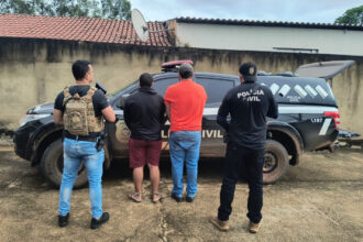 em-almas,-policia-civil-cumpre-mandado-de-busca-e-apreensao-e-prende-dois-homens-por-posse-irregular-de-armas-de-fogo