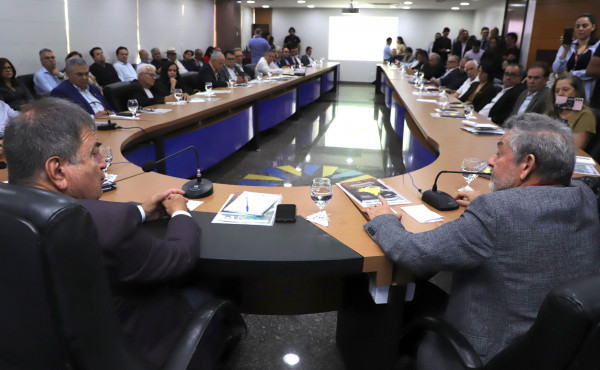 governo-do-tocantins,-sudam-e-instituicoes-debatem-acoes-estrategicas-para-o-desenvolvimento-sustentavel-da-amazonia-legal