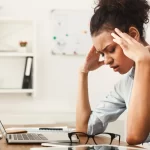 dor-de-cabeca-frequente:-causas-e-quando-buscar-ajuda