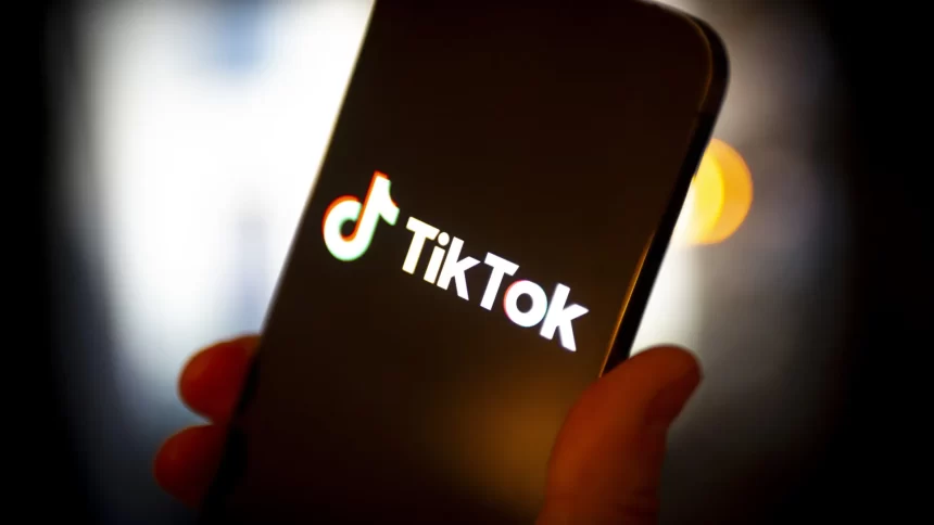 enem-2025:-tiktok-leva-auloes-gratuitos-a-cinemas-de-todo-o-brasil