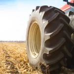 menino-de-12-anos-morre-apos-trator-tombar-e-cair-em-represa-em-minas