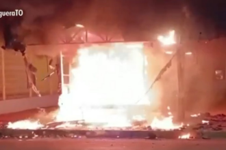 ponto-de-onibus-que-atende-moradores-da-regiao-sul-de-palmas-e-incendiado-durante-a-madrugada
