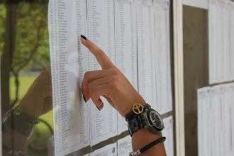 prefeitura-na-bahia-divulga-nomes-de-245-pessoas-com-hiv-no-diario-oficial