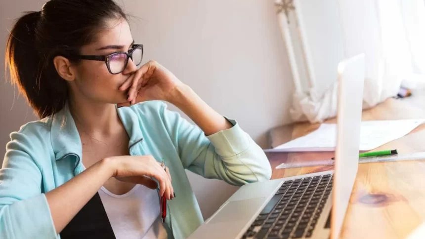 brasil-tem-pela-1a-vez-mais-alunos-na-graduacao-a-distancia-do-que-em-cursos-presenciais