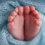 bebe-prematuro-dado-como-morto-e-retirado-do-proprio-velorio-chorando