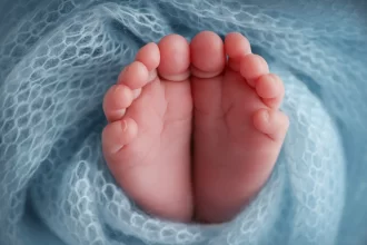 bebe-prematuro-dado-como-morto-e-retirado-do-proprio-velorio-chorando