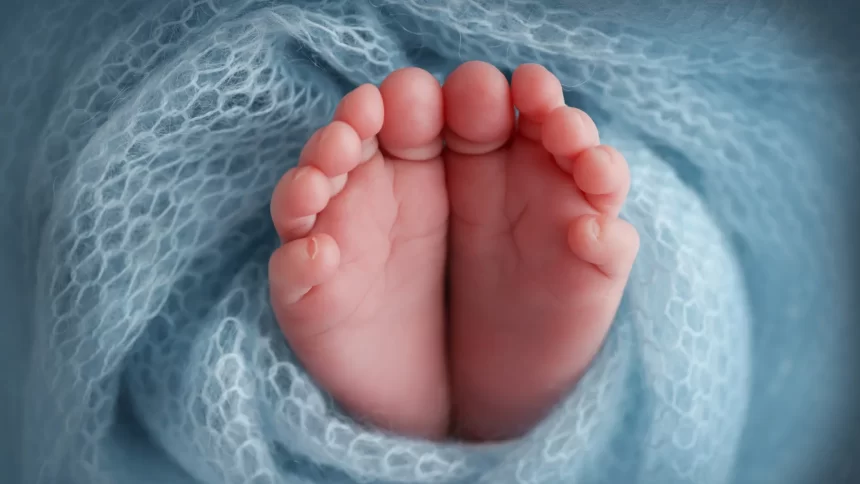 bebe-prematuro-dado-como-morto-e-retirado-do-proprio-velorio-chorando