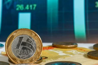 selic-no-fim-de-2025-continua-em-15%;-para-2026-segue-em-12,25%,-aponta-focus