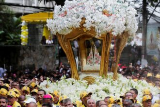 procissao-do-recirio-reune-milhares-de-fieis-em-belem