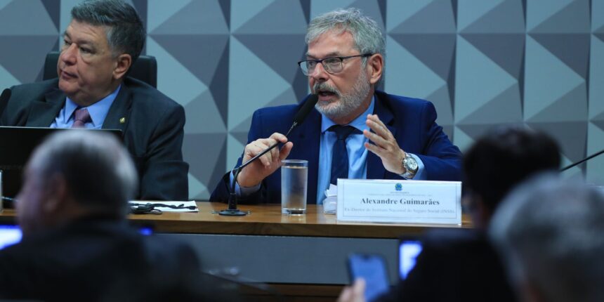 ex-diretor,-alexandre-guimaraes,-entra-em-contradicao-na-cpmi-do-inss