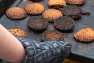 comida-queimada-faz-realmente-mal-a-saude?