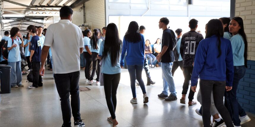pe-de-meia:-nascidos-em-marco-e-abril-recebem-oitava-parcela
