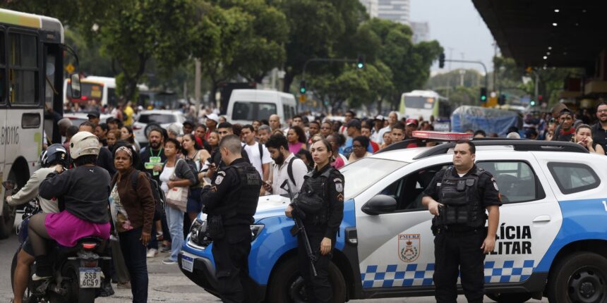 acao-no-rj-e-cortina-de-fumaca-e-expoe-populacao,-dizem-especialistas