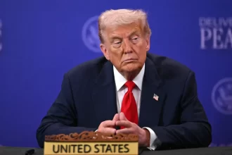 trump:-“putin-devia-acabar-com-a-guerra-em-vez-de-ficar-testando-misseis”