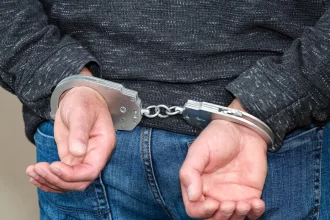 brasileira-e-encontrada-morta-na-italia;-companheiro-confessa-crime-e-e-preso,-diz-imprensa