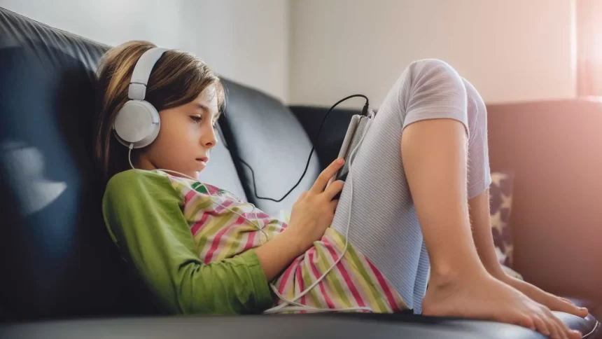 governo-lula-sanciona-projeto-de-lei-de-protecao-a-criancas-na-internet