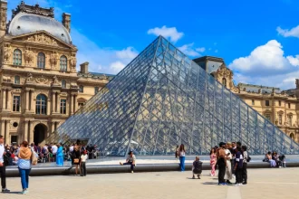 presos-por-roubo-do-louvre-‘admitem-parcialmente’-envolvimento-no-crime