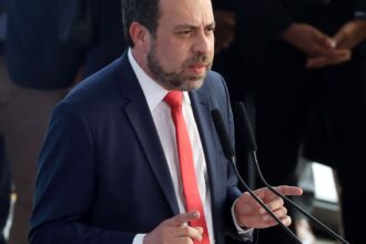 boulos-toma-posse-como-ministro-e-fala-em-“colocar-governo-na-rua”