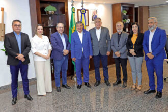 governador-laurez-moreira-e-ministro-wellington-dias-alinham-acoes-e-lancamento-de-programas-sociais-no-tocantins