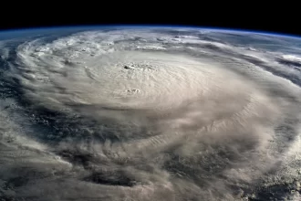 furacao-melissa-segue-para-bermudas-apos-rastro-de-destruicao-no-caribe