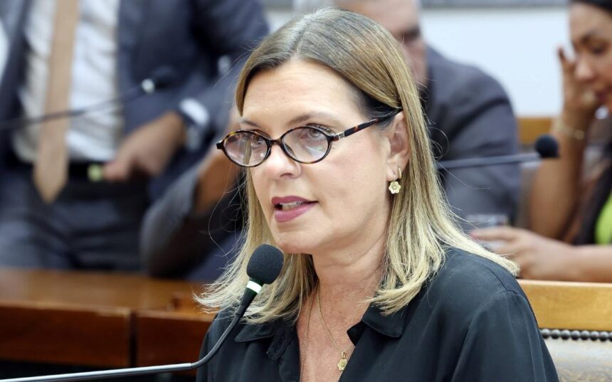 claudia-lelis-defende-construcao-de-centro-de-convencoes-para-fortalecer-o-turismo-de-eventos