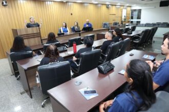 aleto-e-escola-do-legislativo-recebem-turma-do-ifto-para-visita-guiada