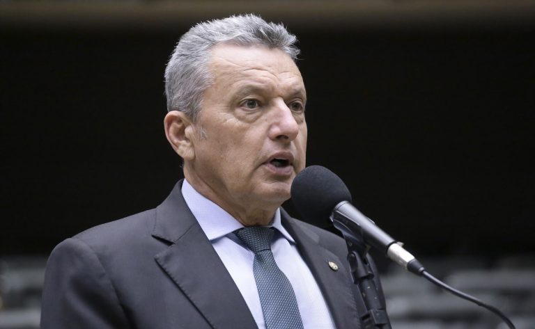 comissao-aprova-projeto-que-preve-apoio-financeiro-para-atleta-de-baixa-renda-pagar-taxas-em-competicoes