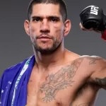 alex-poatan-atropela-russo-com-nocaute-em-80-segundos-e-retoma-cinturao-do-ufc