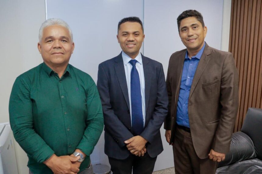 deputado-moisemar-marinho-recebe-liderancas-de-guarai