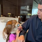 bella-esmeralda-surpreende-cr7-com-brincadeira-de-halloween