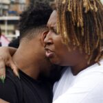 sob-faccoes-e-operacoes,-populacao-de-favelas-vive-traumas-e-adoece