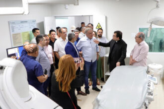 em-visita-ao-hospital-dom-orione,-governador-laurez-moreira-reafirma-o-compromisso-com-o-avanco-da-saude-no-estado