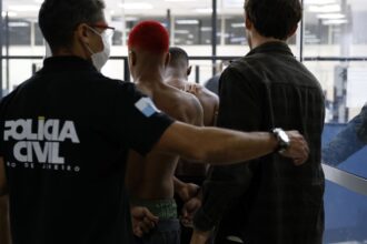 policiais-civis-do-rj-cobram-adicional-de-100%-sobre-pensao-por-morte