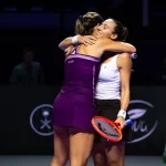 stefani-e-babos-vencem-russas-e-se-aproximam-da-semi-do-wta-finals