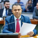 pccr-da-educacao:-moisemar-marinho-comemora-aprovacao-com-voto-favoravel-em-todas-as-etapas