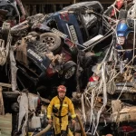 governador-de-valencia-renuncia-um-ano-apos-enchente-com-229-mortes