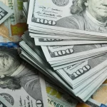 bolsa-renova-recorde,-e-dolar-fecha-em-queda-apos-decisao-do-copom