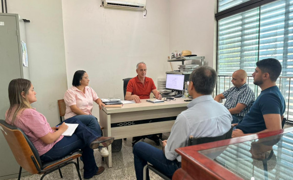 governo-do-tocantins-e-empresa-de-laticinios-alinham-acoes-para-impulsionar-a-pecuaria-leiteira-no-estado