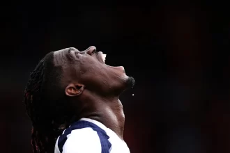 jogador-do-tottenham-perde-r$-5-milhoes-em-golpe-bancario-no-reino-unido