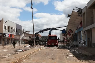 deputados-do-pr-votam-auxilio-de-r$-50-mil-a-familias-com-casas-destruidas-por-tornado