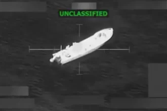 eua-bombardeiam-mais-dois-barcos-no-pacifico-e-matam-seis-suspeitos