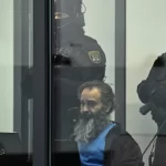 medico-que-matou-6-pessoas-na-alemanha-e-julgado-“em-caixa-de-vidro”