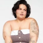 thais-carla-desmaia-e-e-levada-as-pressas-ao-hospital