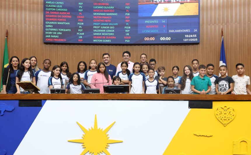 escola-do-legislativo-recebe-estudantes-de-gurupi-em-visita-guiada-pela-aleto